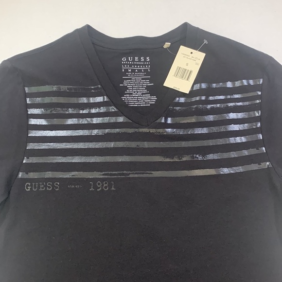 Guess Black Graphic T-shirt - Picture 3 of 6